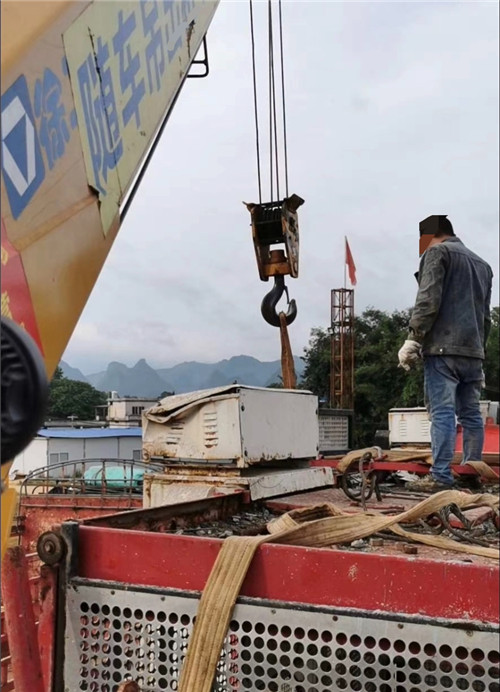 固阳县大件吊装搬运设备常用的施工手势信号解答